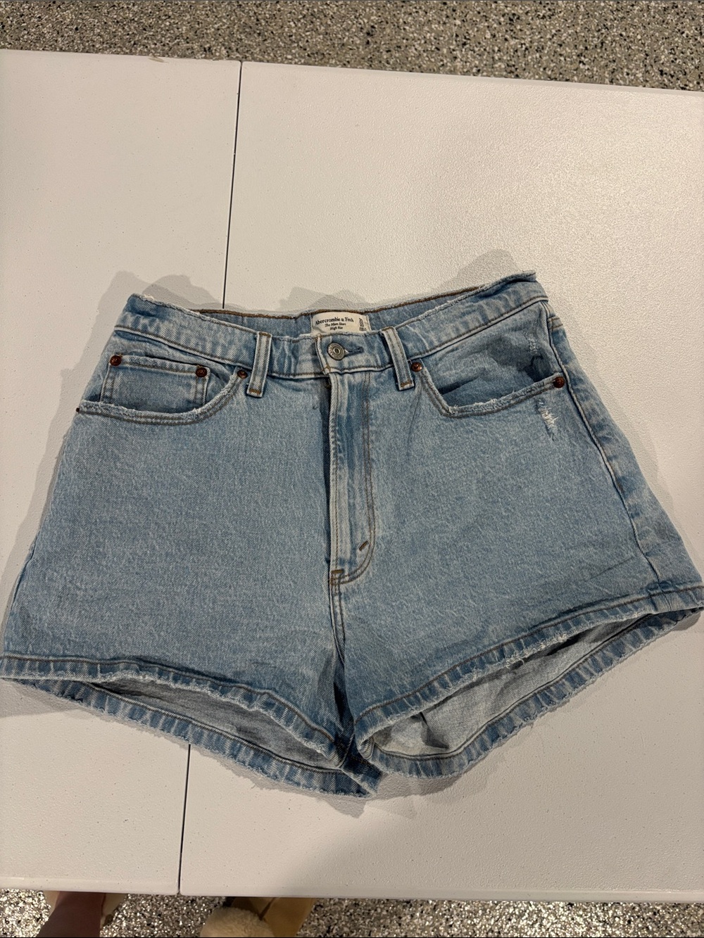 Abercrombie & Fitch ‘The Mom Short’ Denim Shorts